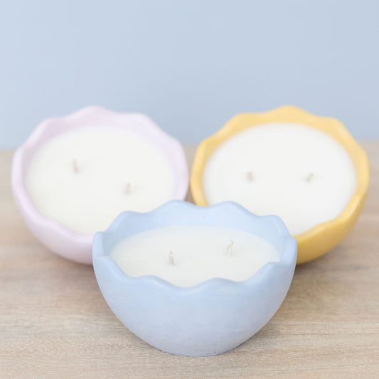 Eggshell candle (9oz)
