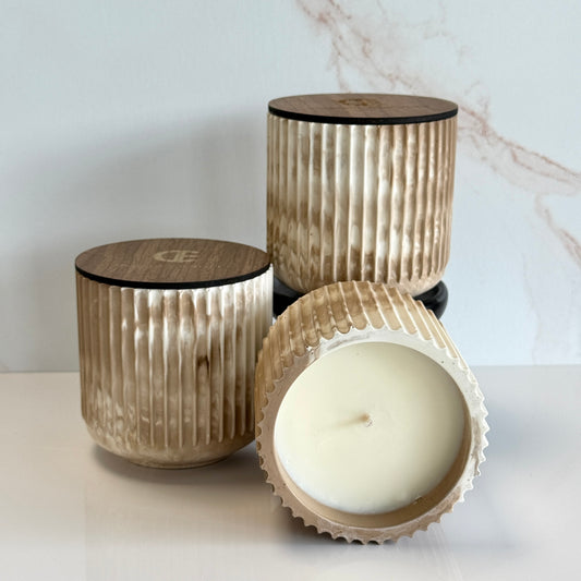 9.5 oz Candle - Mocha + White