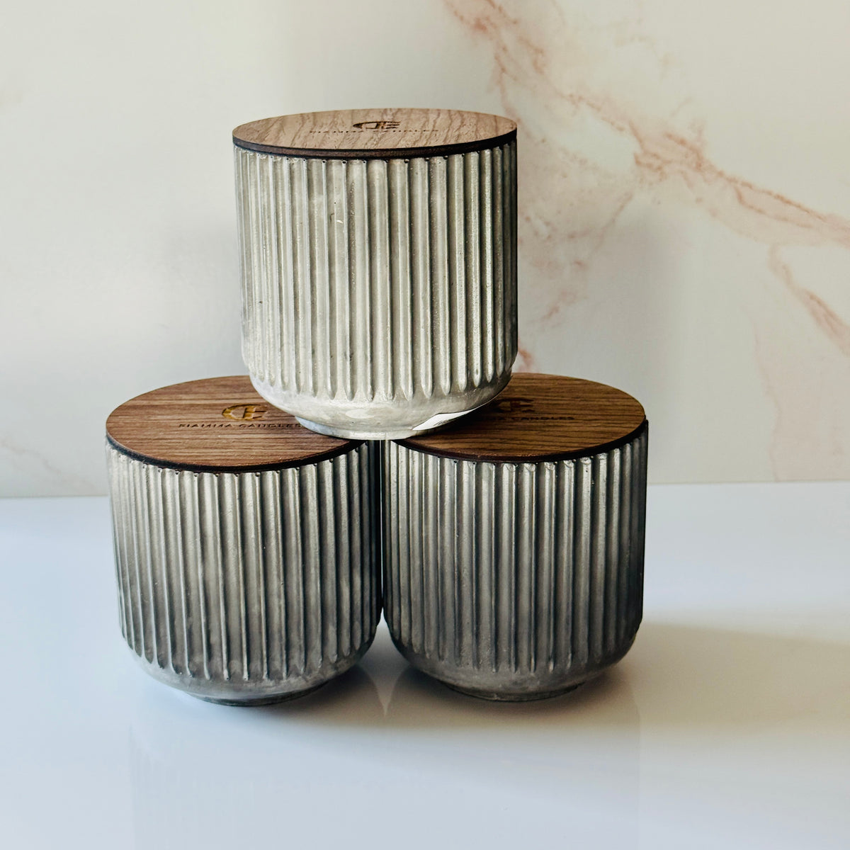 9.5 oz- Ribbed Candle - Smoke